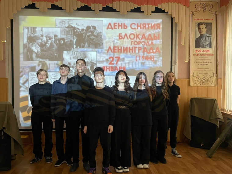 «Был город-фронт, была блокада».